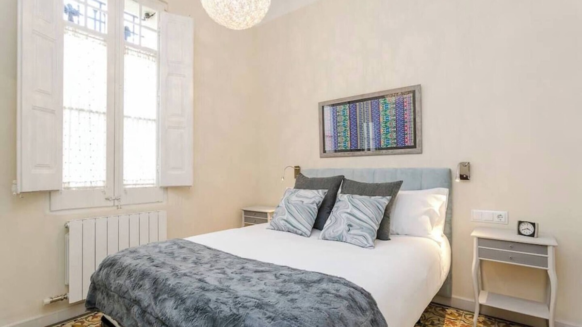 Cornella de Llobregat House | Lovely and historic 3 bedroom home completely refurbished and designed for a pleasant and comfortable stay in Barcelona.