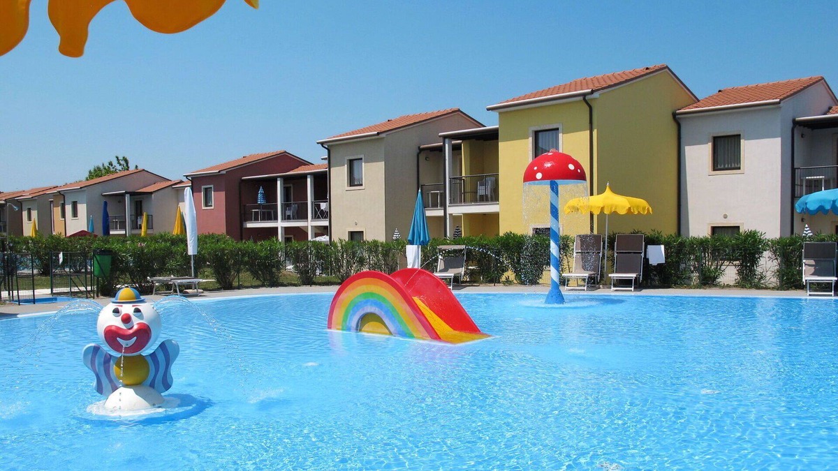 Cavalcaselle Apartment | Lovely apartment for 6 people with pool, A/C, WIFI, TV, balcony and parking