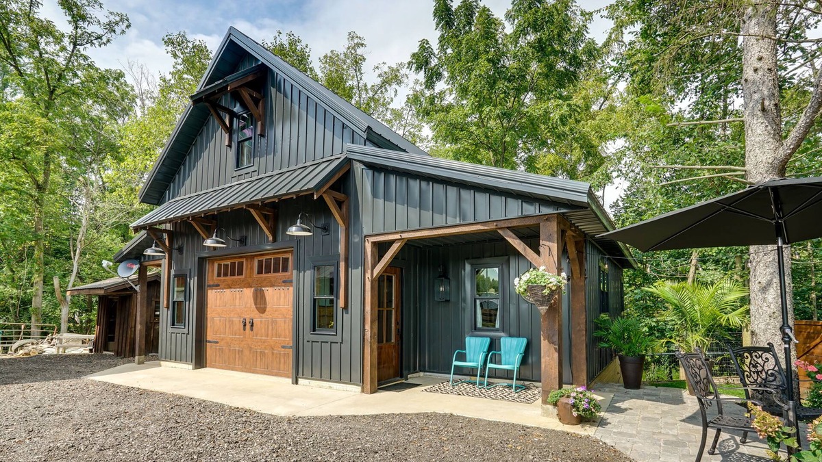 Brimfield Cabin | Lovely Albion Cabin w/ Yard & Fire Pit!