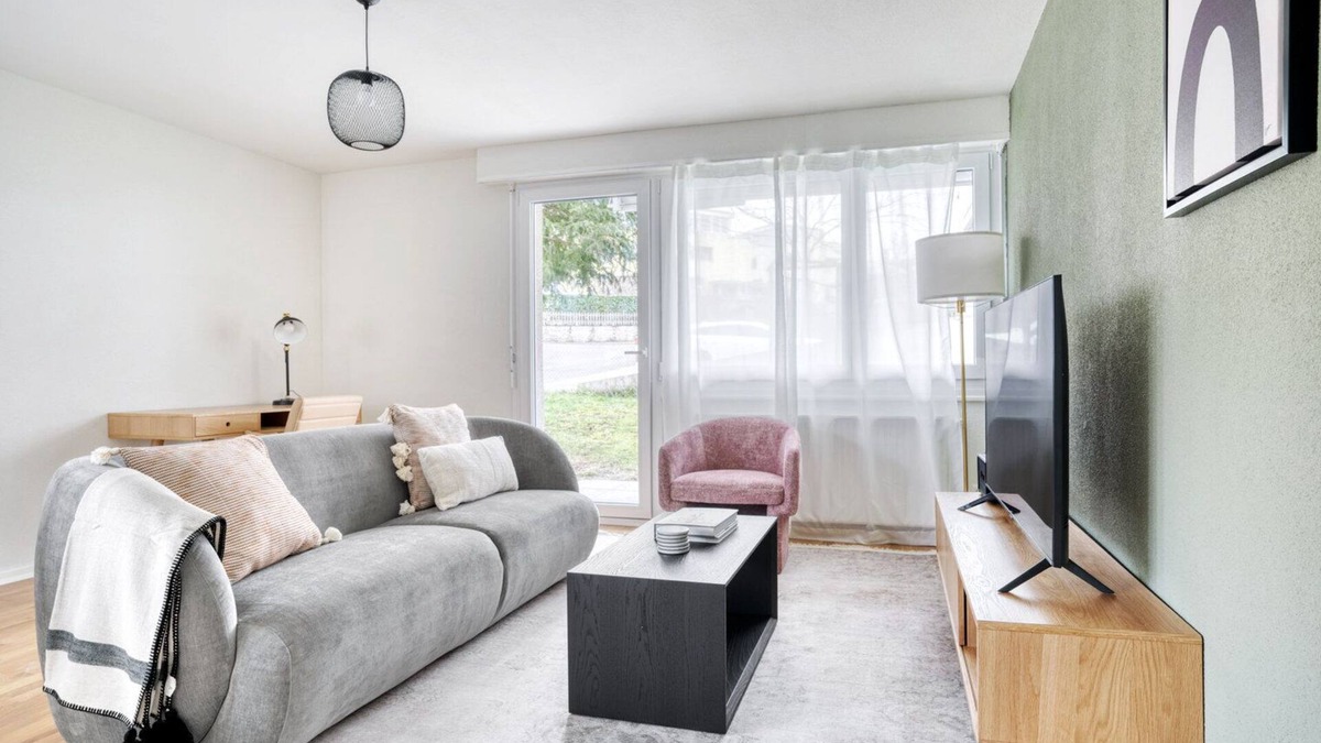 Altstetten Apartment | Lovely Altstetten 3 Room w/Storage & W/D, nr Local Market, by Blueground