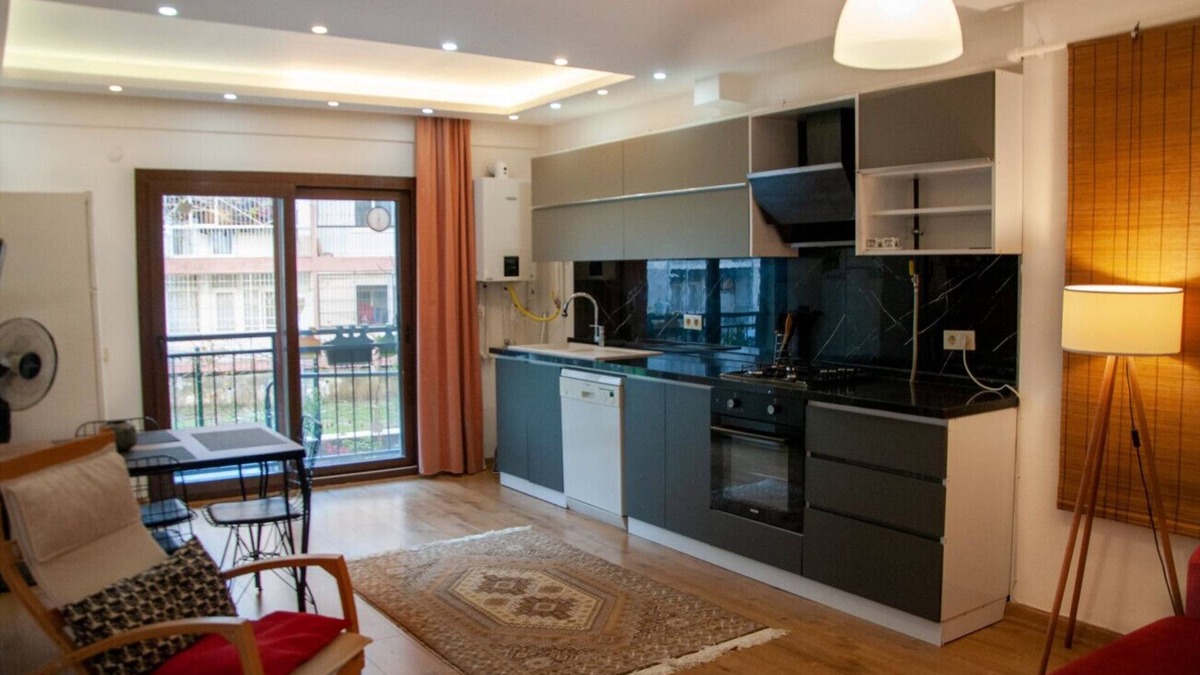 Karsiyaka Apartment | Lovely and Comfy Flat near Sea in Karsiyaka Izmir