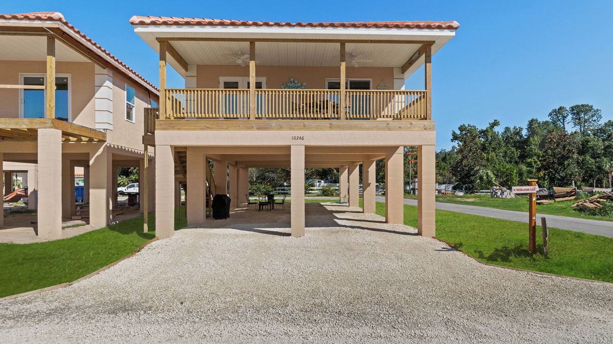 Homosassa Villa | Lovely and spacious brand new - July 2024 - 2 BR, 2 BA villa on stilts