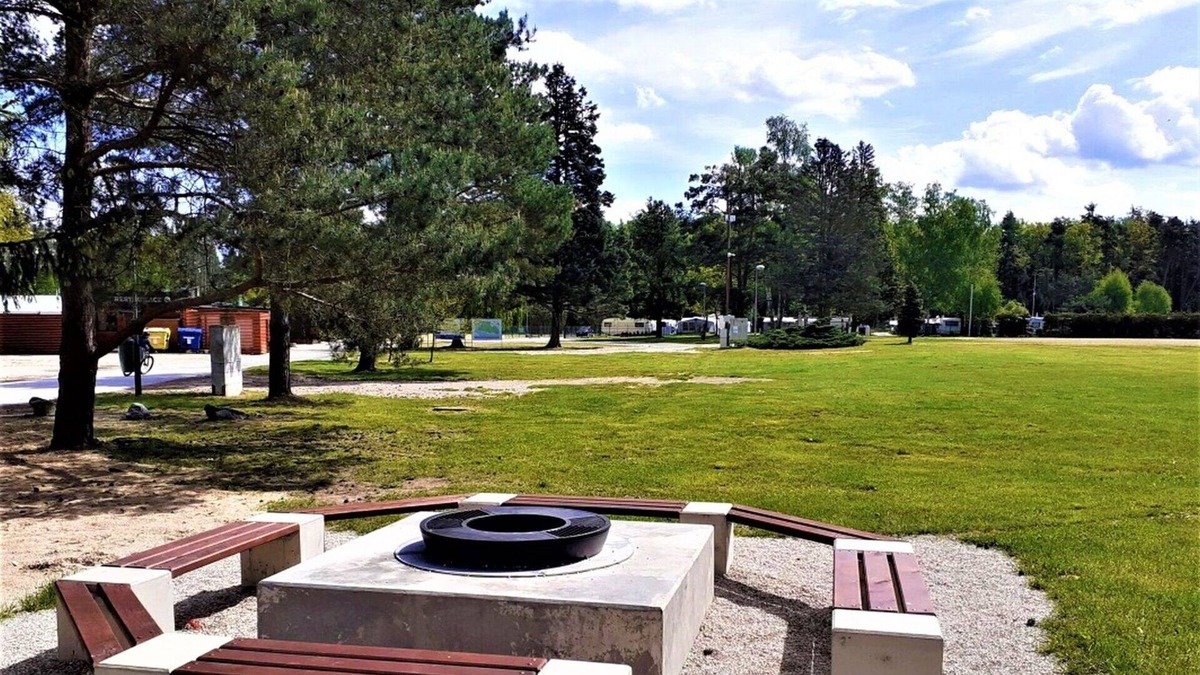Hradec Kralove House | Lovely apartment in villa for 4 people with WIFI, A/C, TV, patio, pets allowed and parking