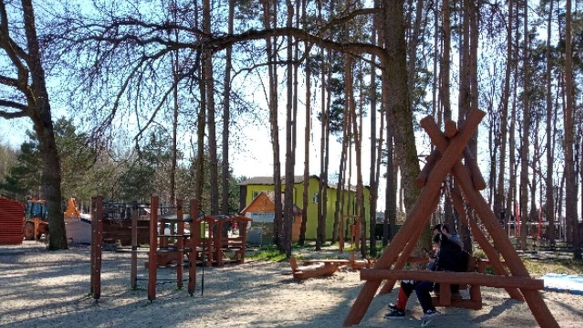 Hradec Kralove House | Lovely apartment in villa for 4 guests with WIFI, A/C, TV, patio, pets allowed and parking