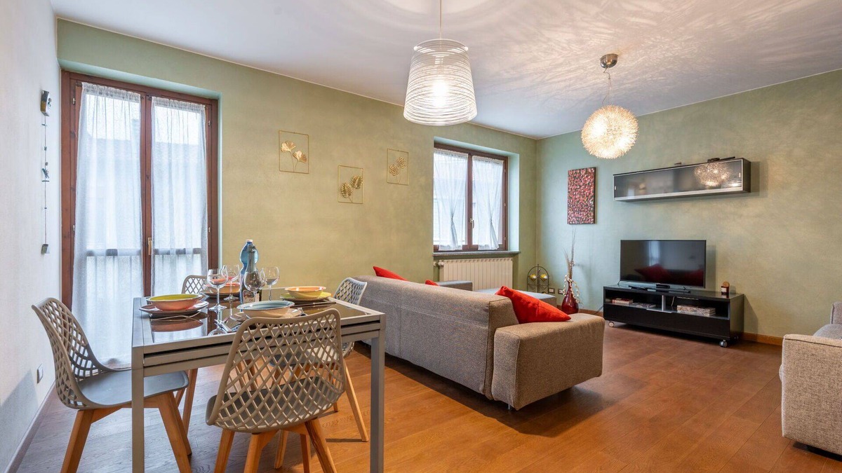 Intra Apartment | Lovely apartment for 4 people with WIFI, TV, balcony and parking
