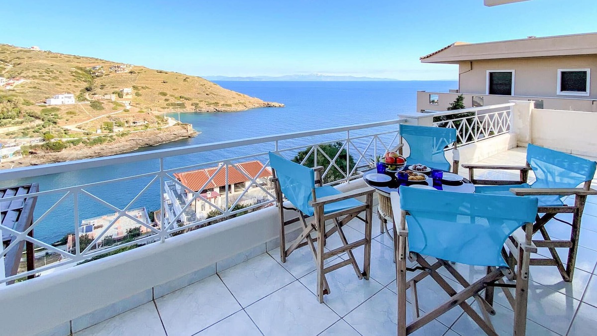 Lavreotiki Apartment | Lovely apartment in Porto Ennea Karetea