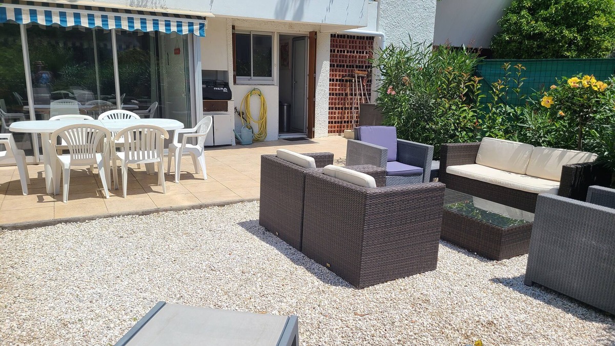 Cassis Apartment | LOVELY APART 2 BEDROOMS FOR 5-GARDEN GARAGE NEAR BEACHES PORT AND CITY CENTER