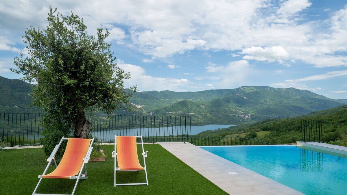 Villa Santa Maria Apartment | Lovely apartment for 4 guests with WIFI, A/C, pool, TV, balcony, pets allowed and parking