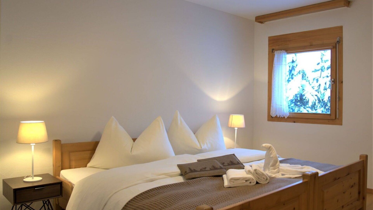 Sils-Maria Apartment | Lovely apartment for 4 guests with WIFI, TV and balcony