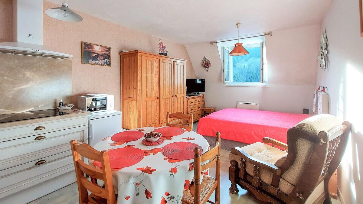 Salins-les-Bains Apartment | Lovely apartment in Salins-les-Bains