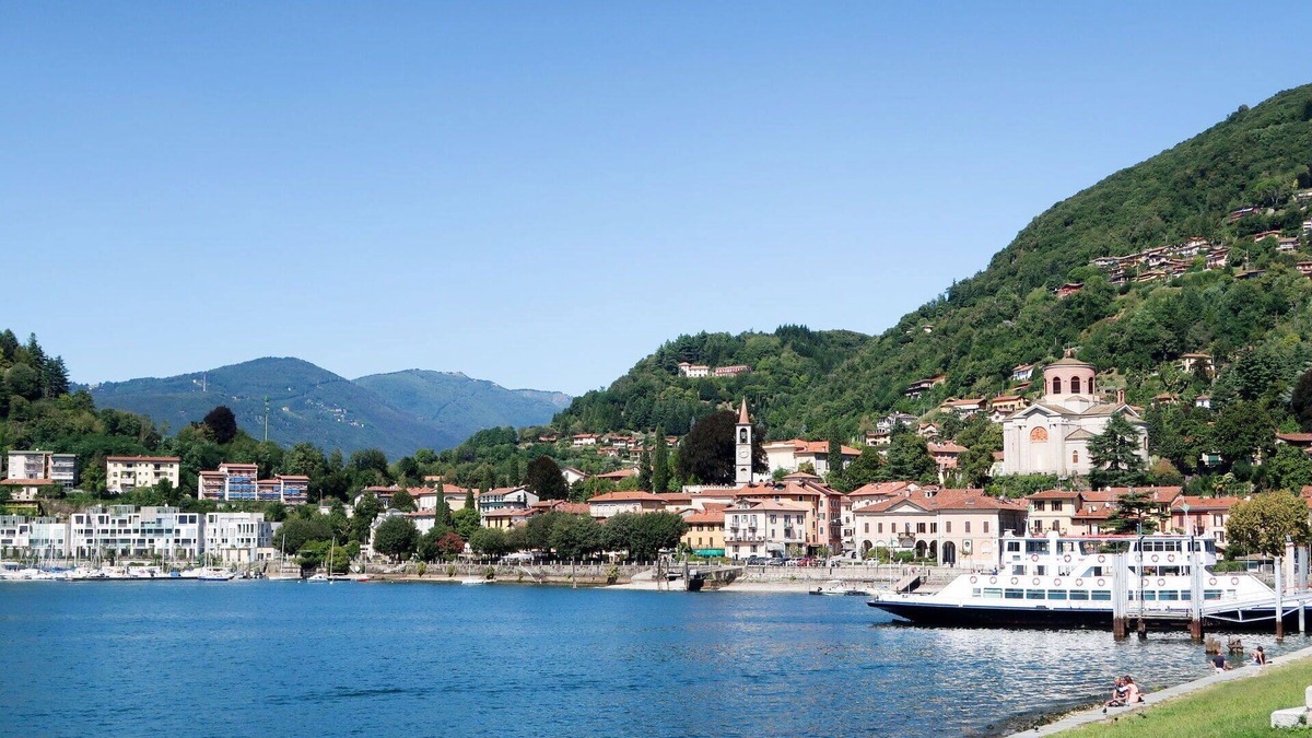 Laveno Apartment | Lovely apartment for 4 people with WIFI, TV, terrace and parking