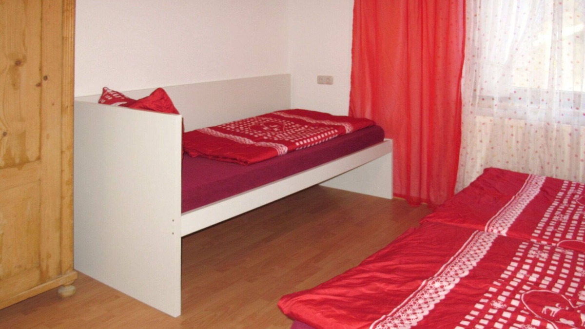 Stummerberg Apartment | Lovely apartment for 12 people with WIFI, TV, balcony and parking