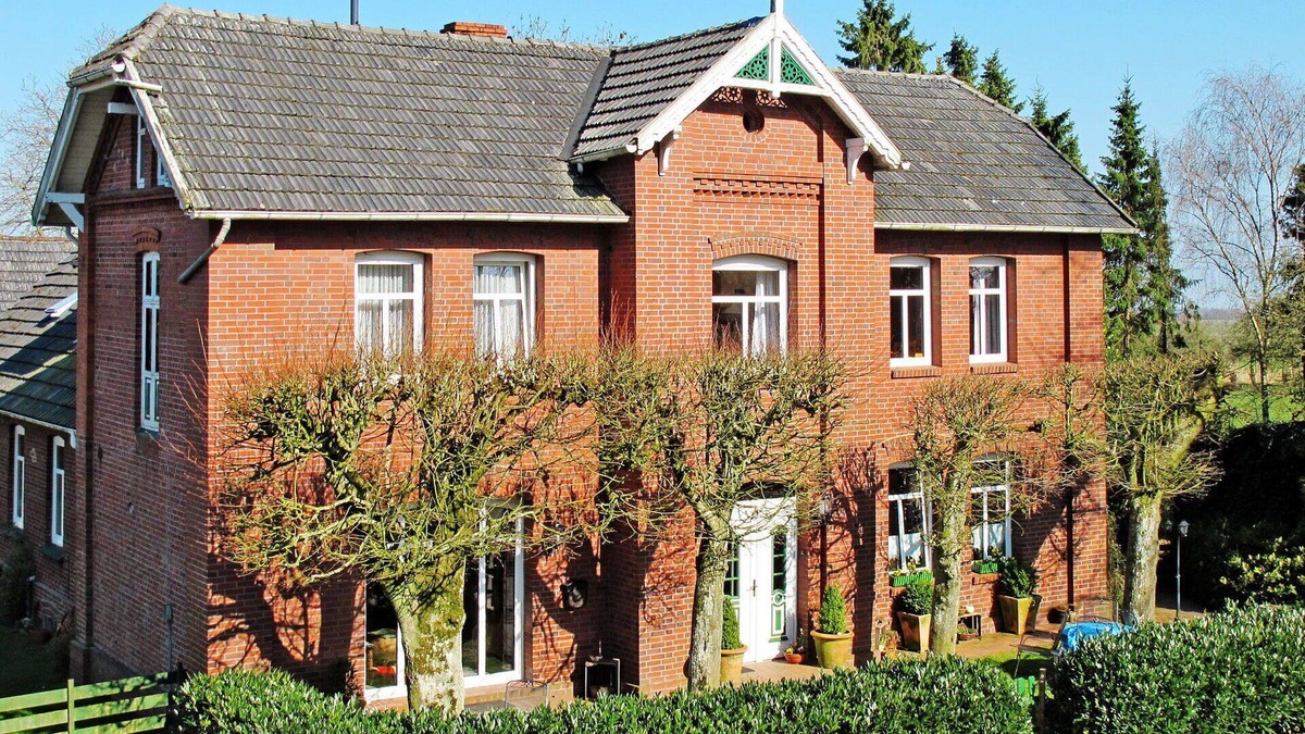 Oberndorf Apartment | Lovely apartment for 2 guests with WIFI, TV, patio, pets allowed and parking