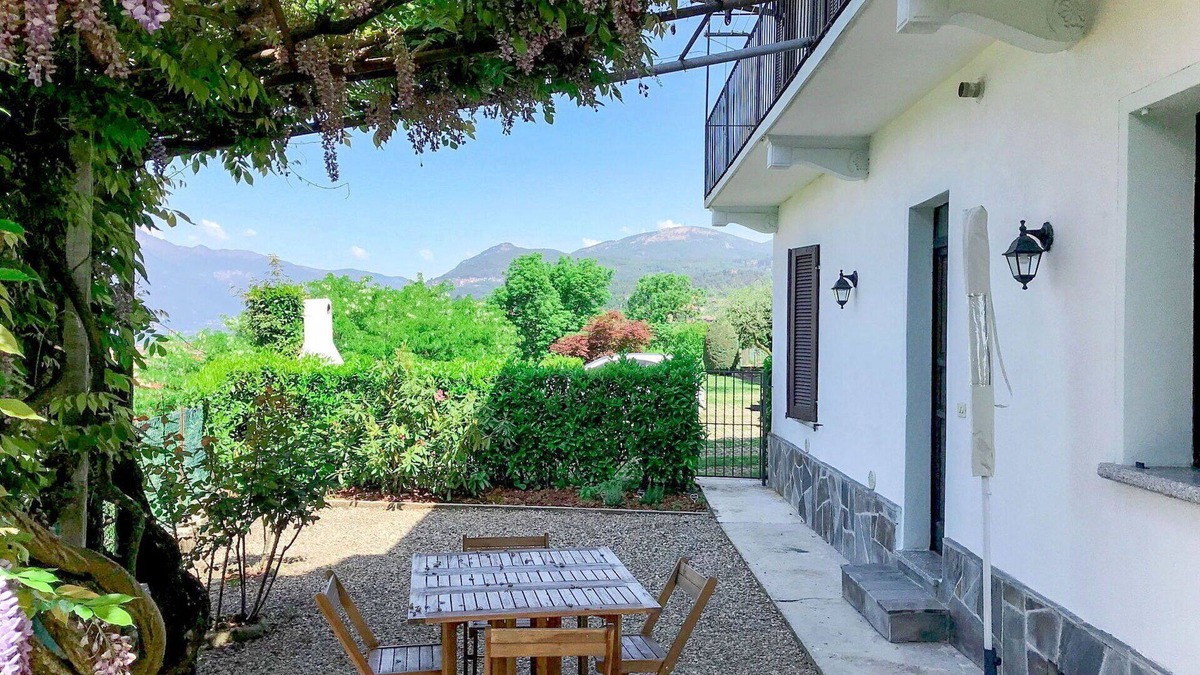 Luino Apartment | Lovely apartment for 3 guests with WIFI, TV and patio