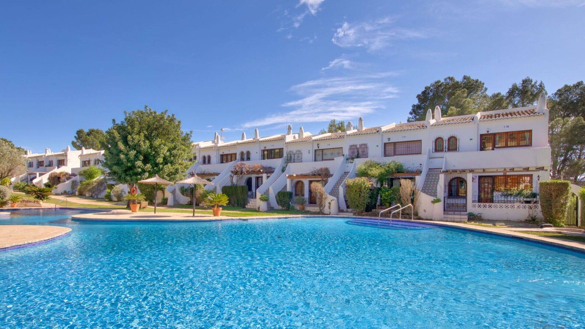 Jesus Pobre Apartment | Lovely apartment for 3 people with WIFI, pool, TV, terrace and parking