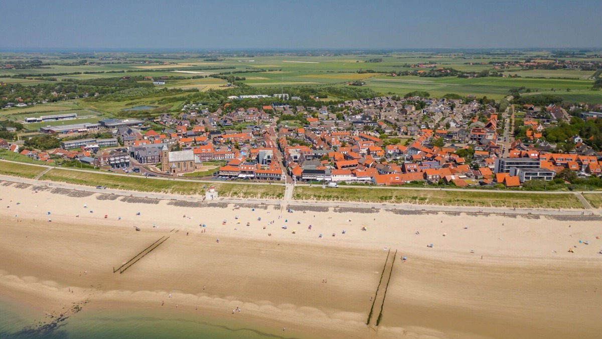 Municipality of Vlissingen Apartment | Lovely apartment for 3 people with WIFI, TV, patio, pets allowed and parking