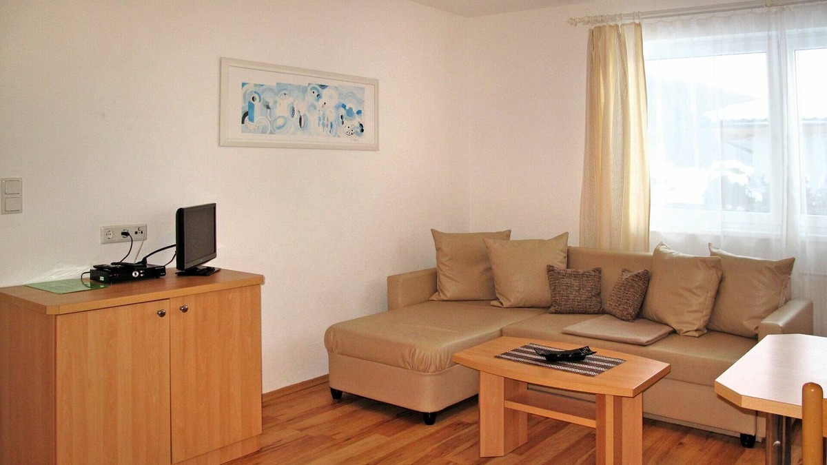 Fendels Apartment | Lovely apartment for 4 guests with WIFI, TV, terrace, pets allowed and parking