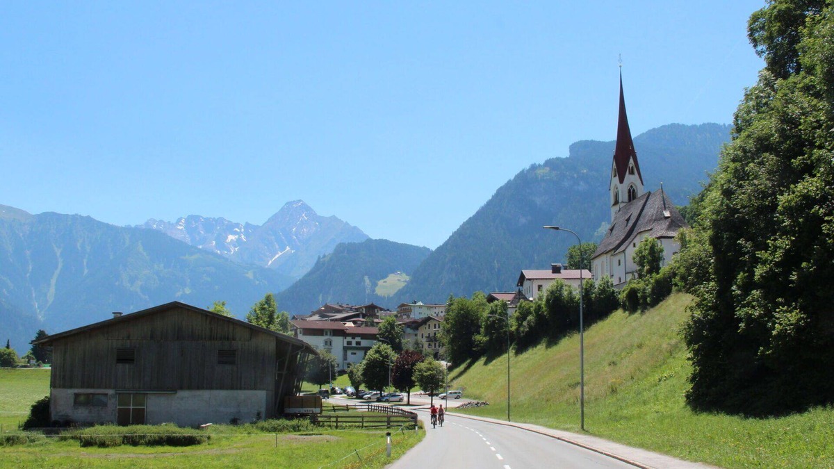 Zellberg Apartment | Lovely apartment for 4 people with WIFI, TV, terrace, pets allowed and parking