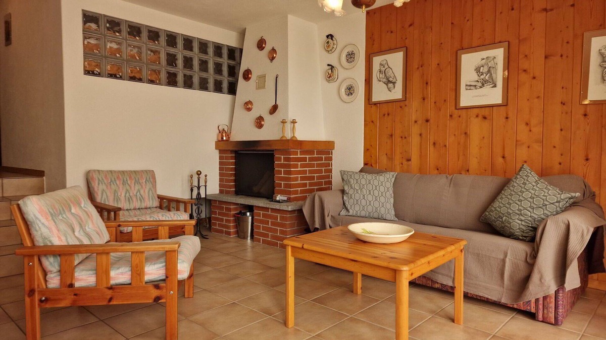 Airolo Apartment | Lovely apartment for 4 people with WIFI, TV, patio, panoramic view and parking