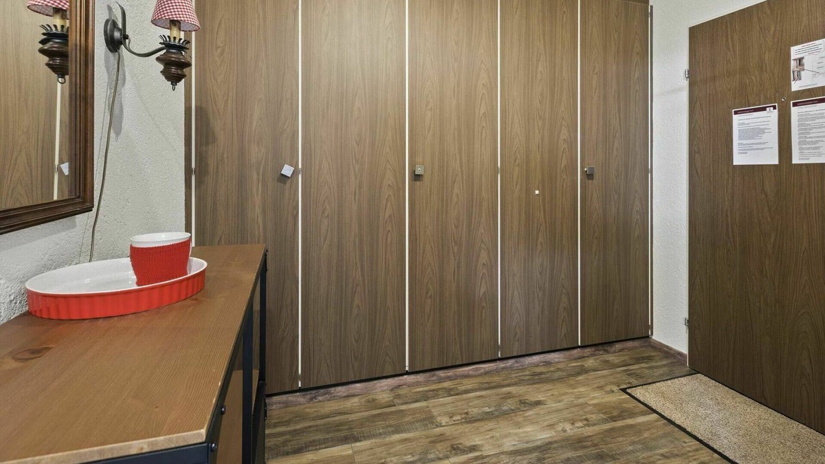 Parpan Apartment | Lovely apartment for 4 guests with WIFI, TV, balcony and pets allowed