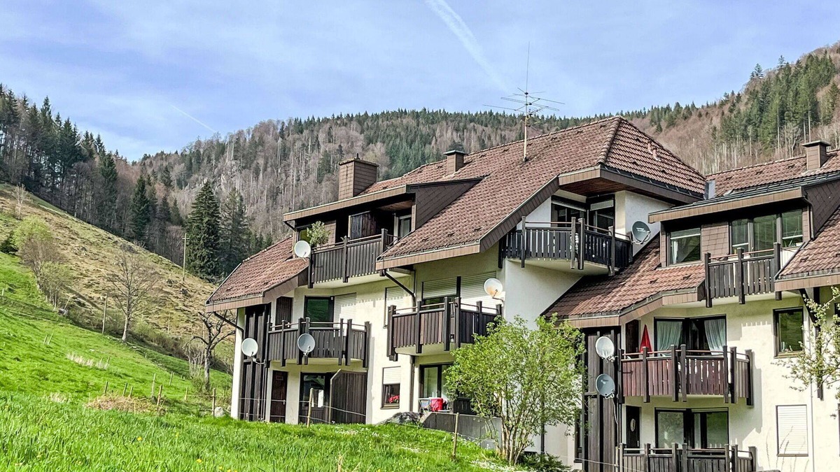 Aftersteg Apartment | Lovely apartment for 4 people with WIFI, TV, balcony and parking