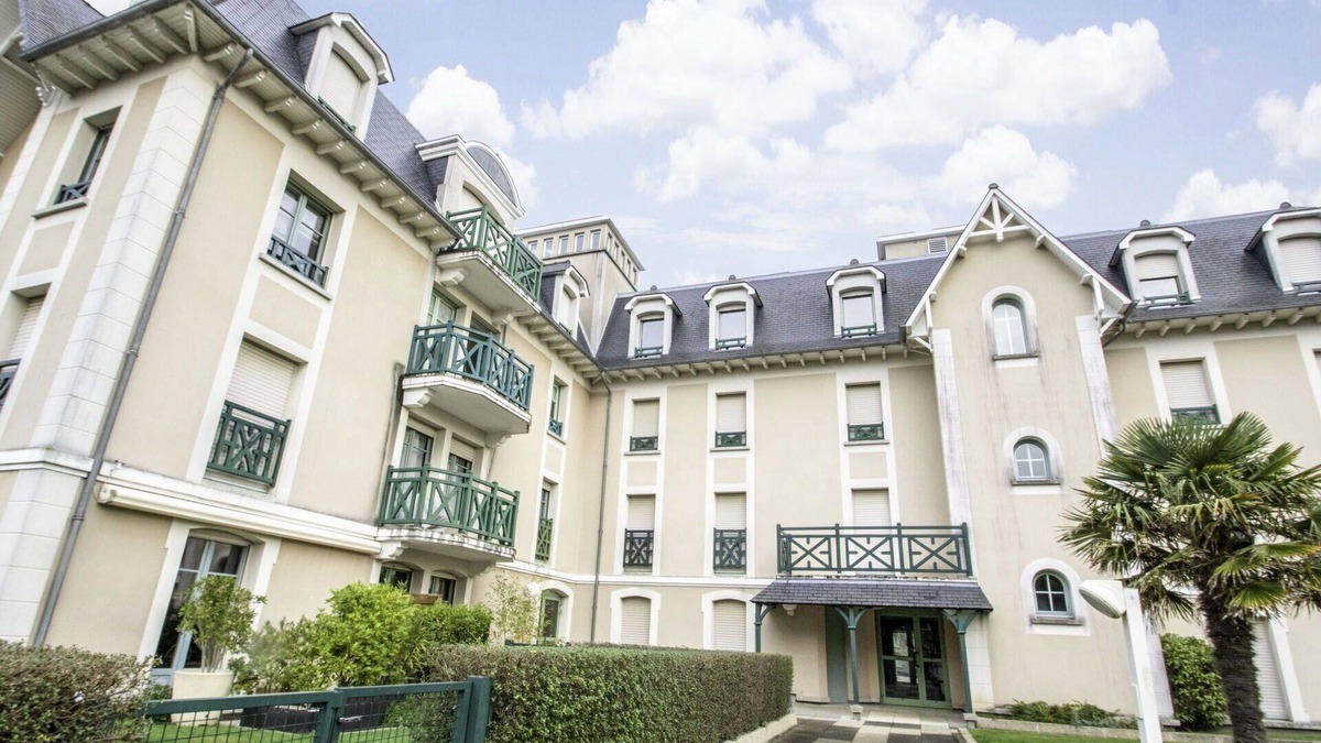 Saint-Igneuc Apartment | Lovely apartment for 4 guests with WIFI, TV, patio and pets allowed