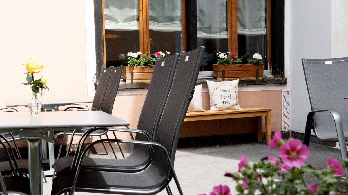 Lenz Apartment | Lovely apartment for 4 guests with WIFI, TV, balcony, pets allowed, panoramic view and parking