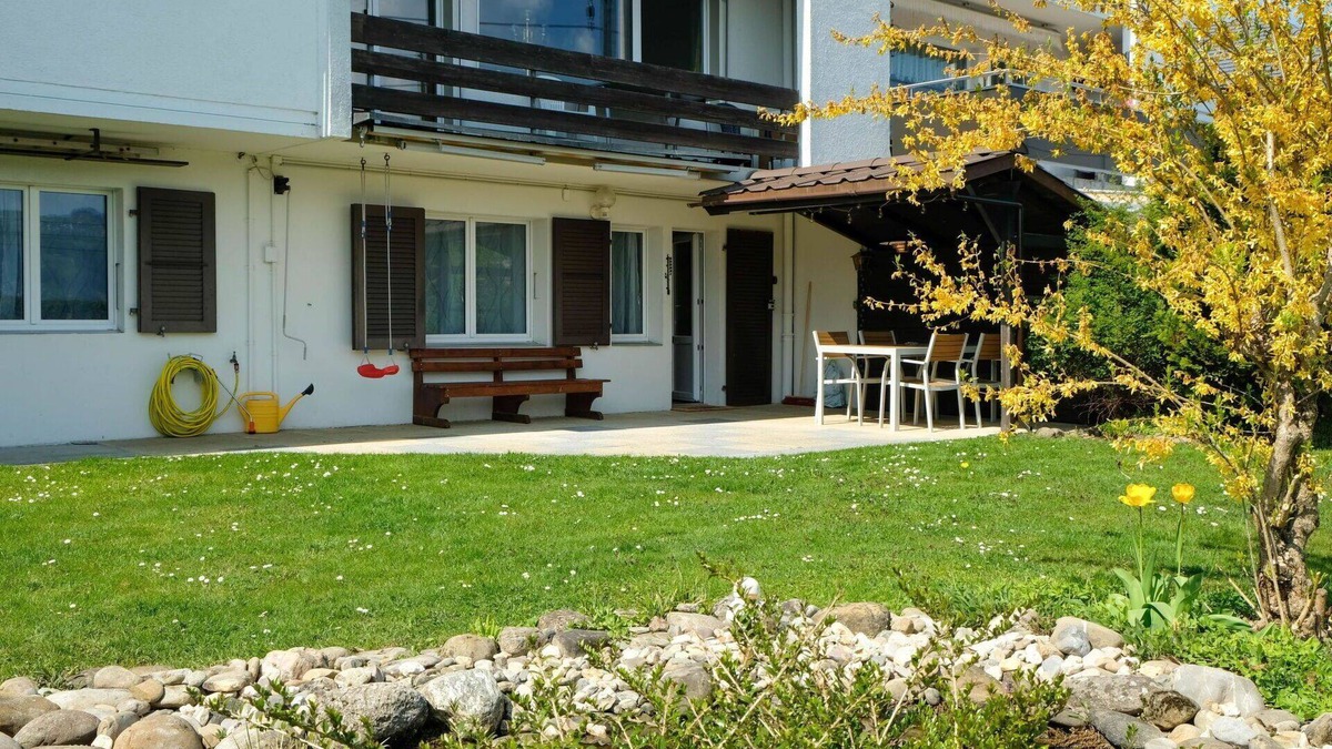Gwatt Apartment | Lovely apartment for 4 guests with WIFI, TV and balcony