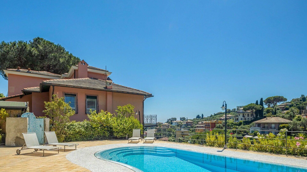 Rapallo Apartment | Lovely apartment for 4 people with A/C, pool, TV, patio and parking