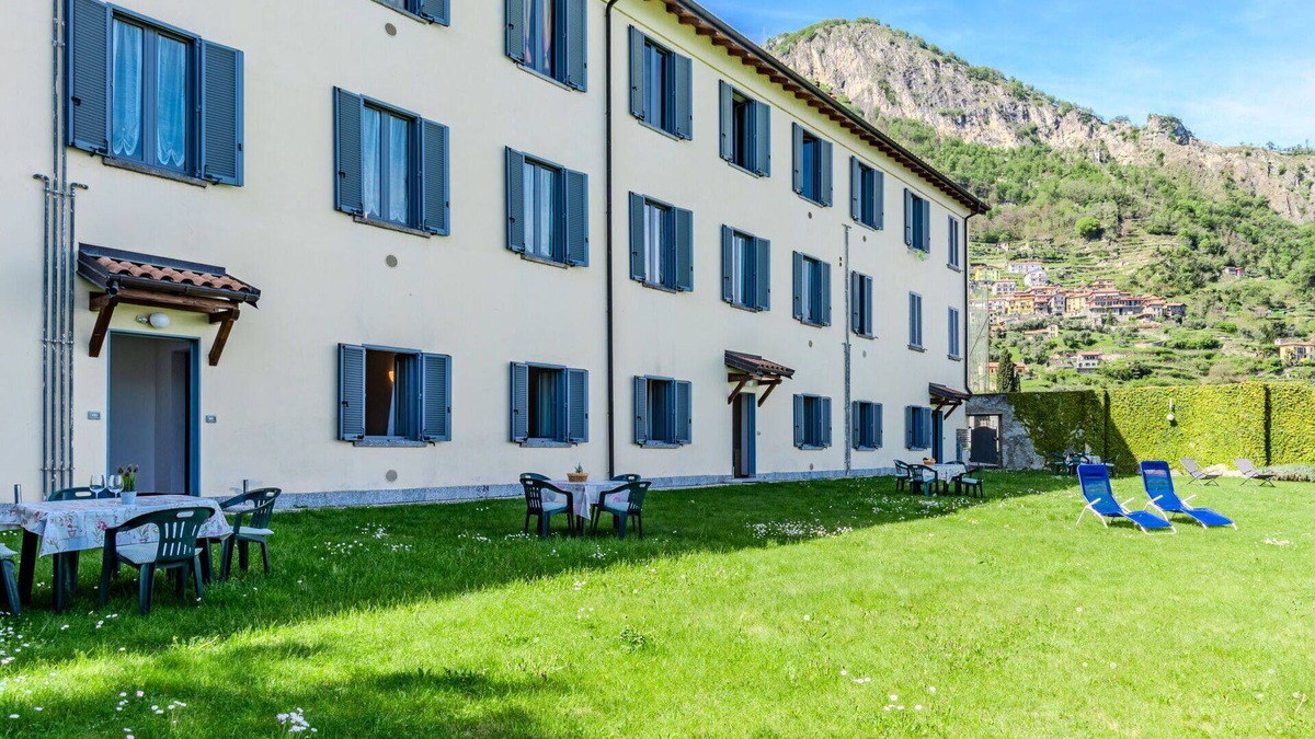 Musso Apartment | Lovely apartment for 4 people with WIFI, TV, patio and parking