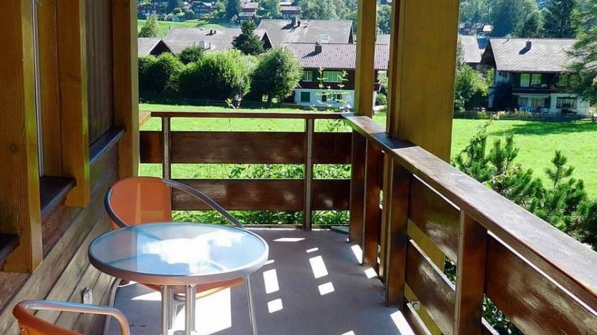 Lenk Apartment | Lovely apartment for 5 guests with WIFI, TV, balcony and pets allowed