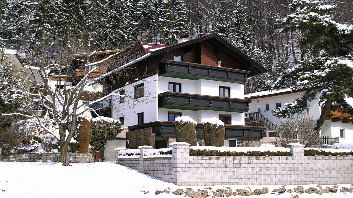 Bad Haering Apartment | Lovely apartment for 6 guests with WIFI, TV, terrace, panoramic view and parking