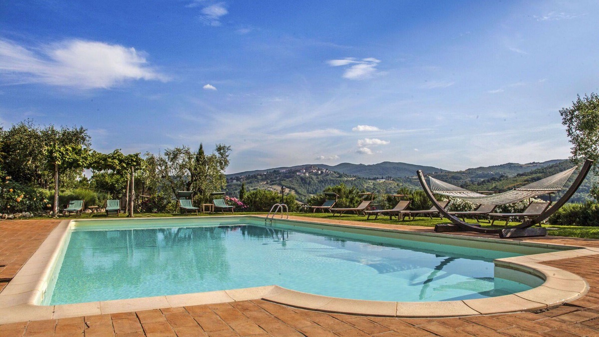 Allerona Apartment | Lovely apartment for 6 people with pool, WIFI, TV, patio, pets allowed, panoramic view and parking