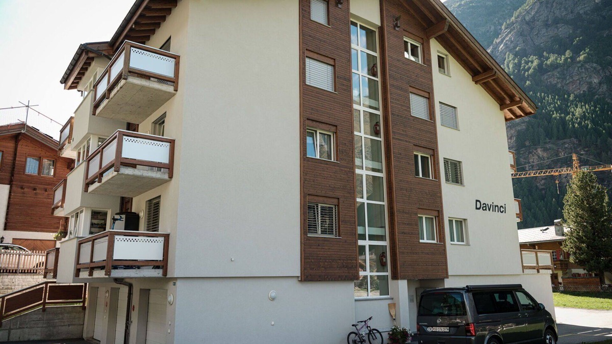 Taesch Apartment | Lovely apartment for 6 people with WIFI, TV, balcony and parking