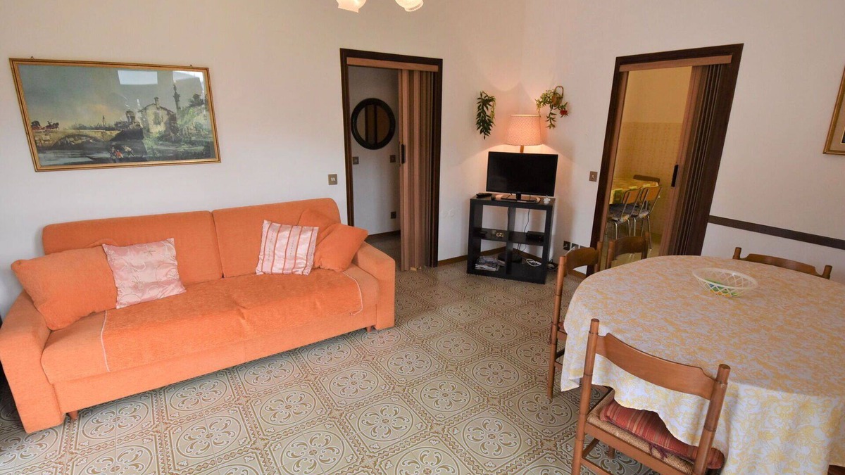 Vesta Apartment | Lovely apartment for 6 people with WIFI, TV, terrace, pets allowed and parking