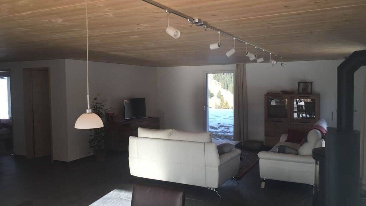 Valbella Apartment | Lovely apartment for 8 people with WIFI, TV and balcony