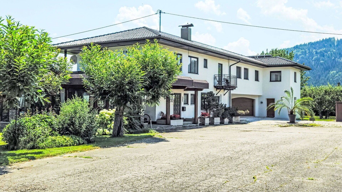 Feldkirchen in Kaernten Apartment | Lovely apartment for 6 guests with WIFI, TV, balcony and parking