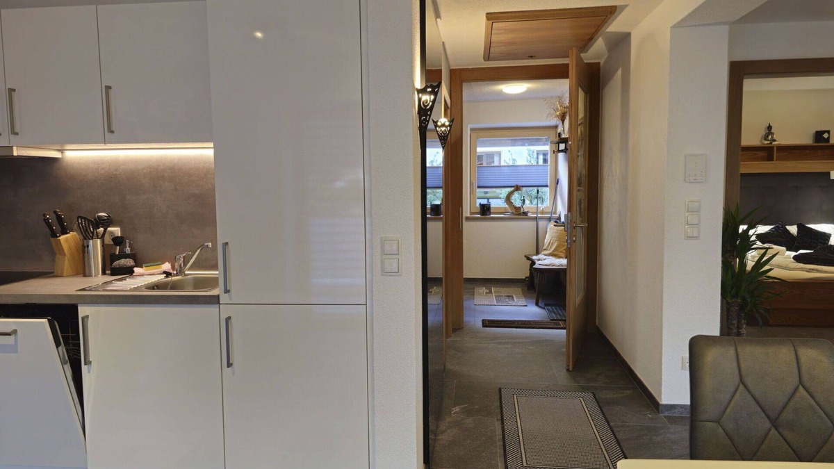 Schoenwies Apartment | Lovely apartment for 4 people with WIFI, balcony and parking