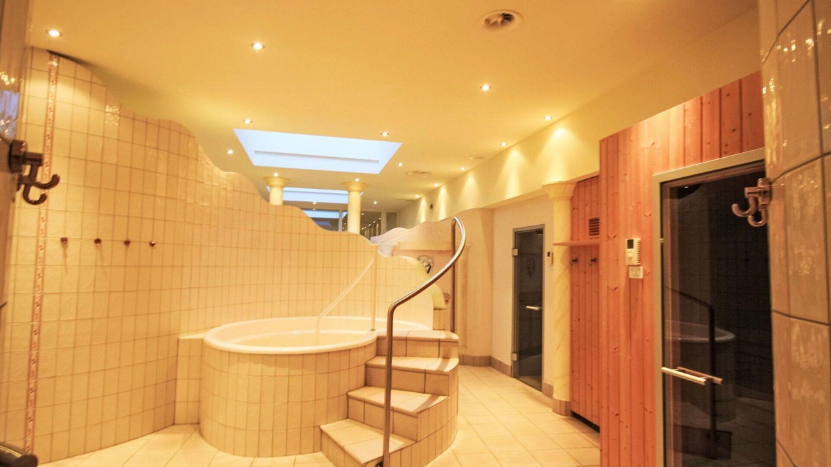 Saas-Fee Apartment | Lovely apartment for 6 people with WIFI, TV and balcony