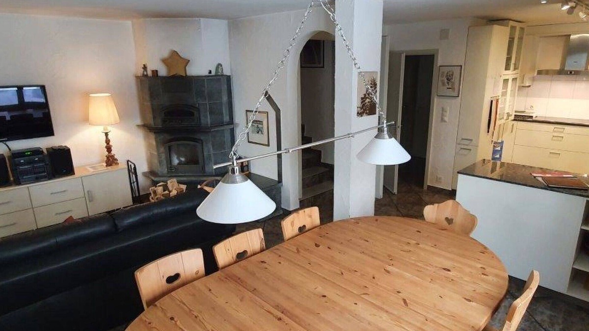 Valbella Apartment | Lovely apartment for 7 guests with WIFI, TV, balcony and pets allowed