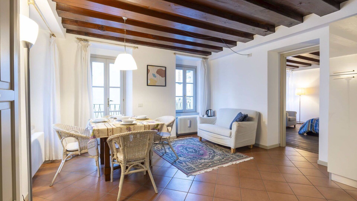 Morbegno Apartment | Lovely apartment for 2 people with WIFI, TV, balcony and parking