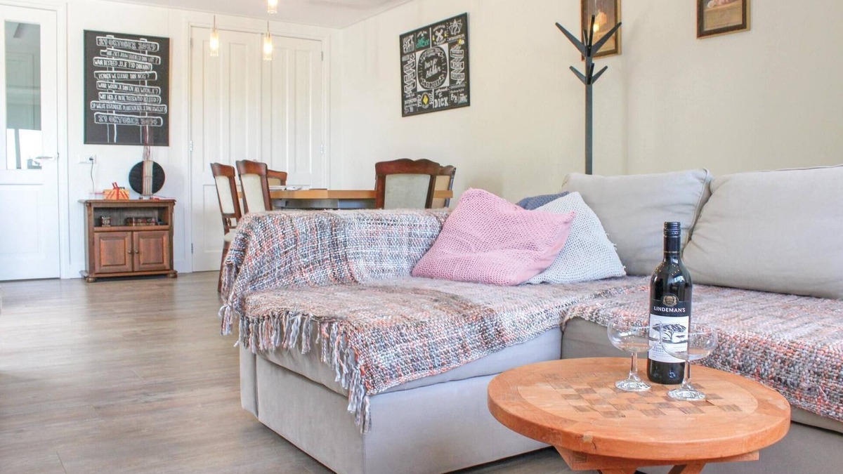 Andijk Apartment | Lovely apartment in Andijk with sauna