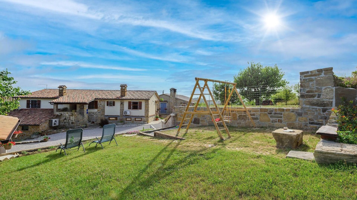 Gologorica Apartment | Lovely apartment in Cerovlje with WiFi