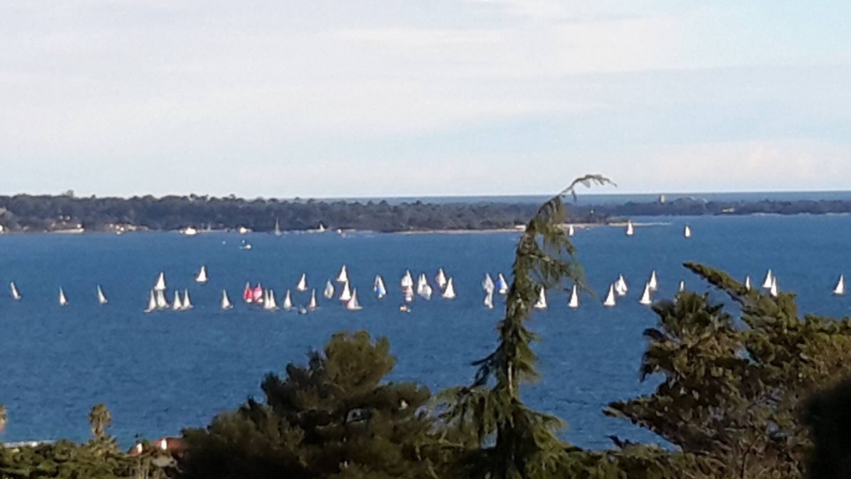 La Croix des Gardes Apartment | Lovely apartment in Croix des Gardes, bay view, air conditioning, Internet