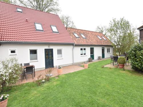 Stellshagen Apartment | Lovely Apartment in Stellshagen with Garden