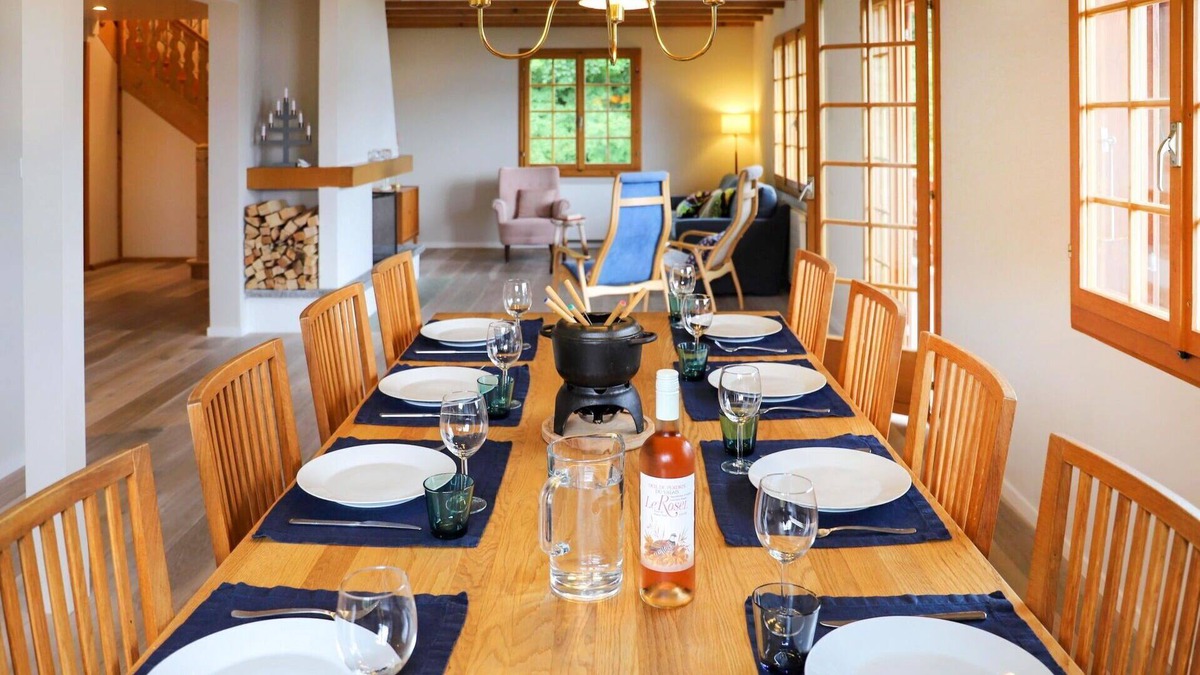 Chesieres House | Lovely apartment in villa for 12 guests with WIFI, TV, terrace and parking