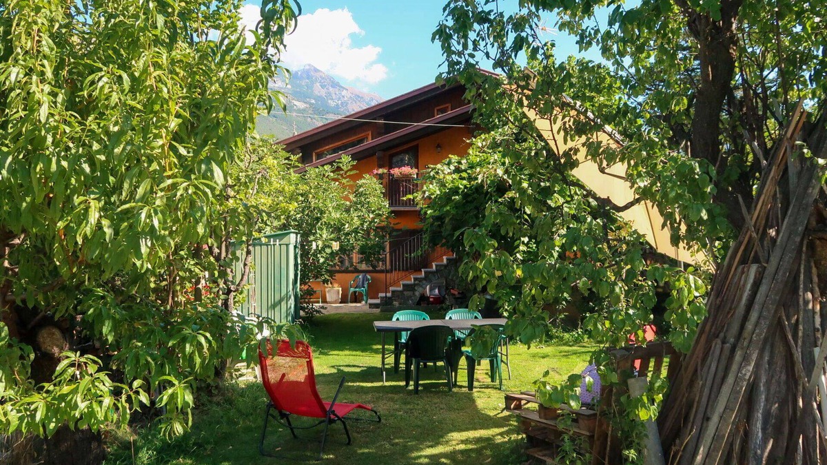 Chez Croiset Apartment | Lovely apartment for 4 people with A/C, WIFI, TV, pets allowed and parking