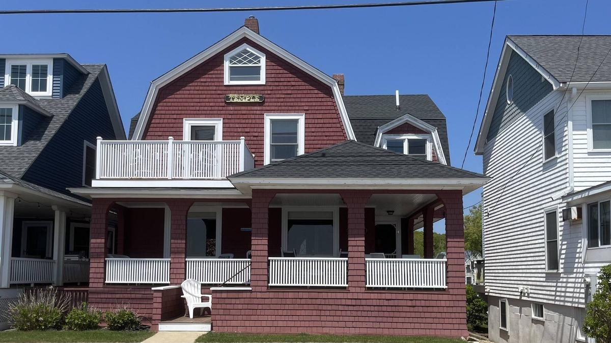 York Beach Apartment | Lovely Apartment just a few Steps Away from Beautiful Long Sands Beach