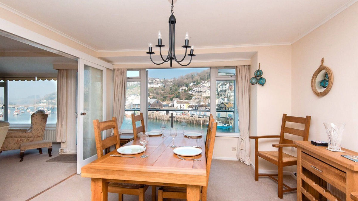 West Looe House | Lovely apartment on the edge of the harbour.