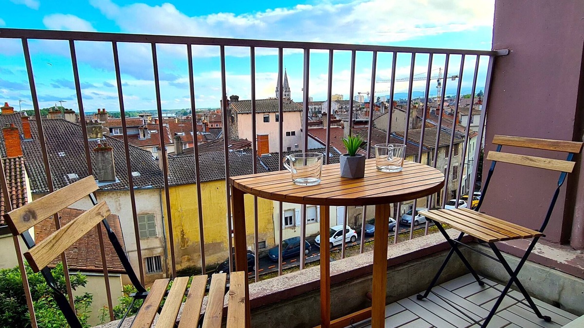 Macon Apartment | Lovely Apartment - view on Mâcon downtown